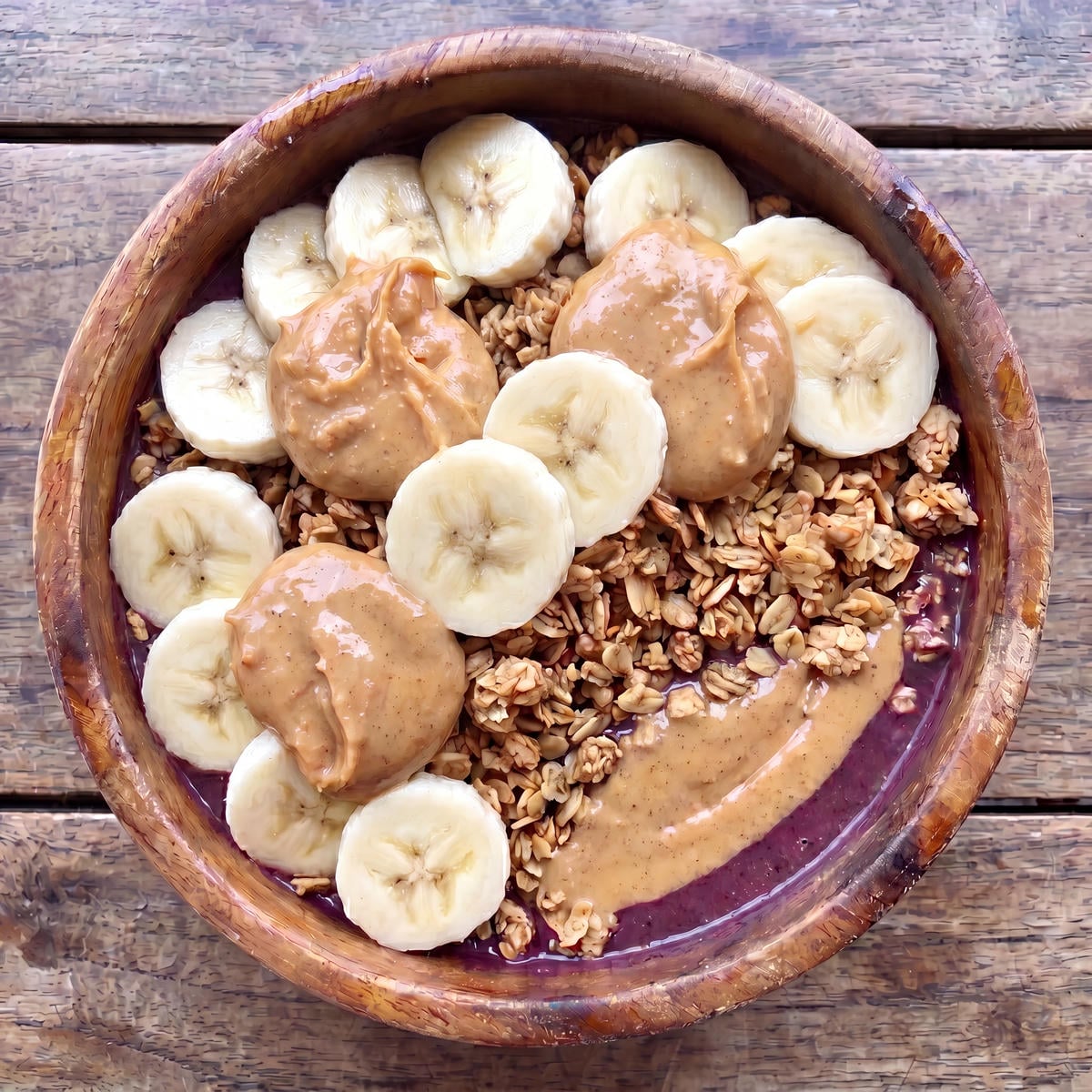 Açaí Protein Bowl: Ergebnis aus kompakter Açaí-Maschine